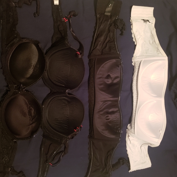 Bras - Picture 2 of 5